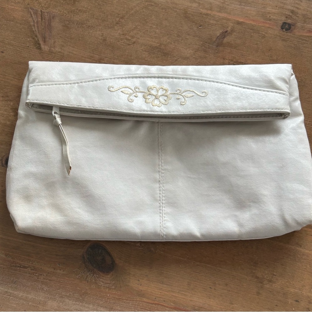 Vintage Ralfeaux White Clutch Bag, with Floral Embroidery Made in Taiwan R.O.C.